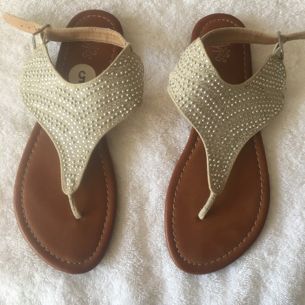 Stevies sandals size 5